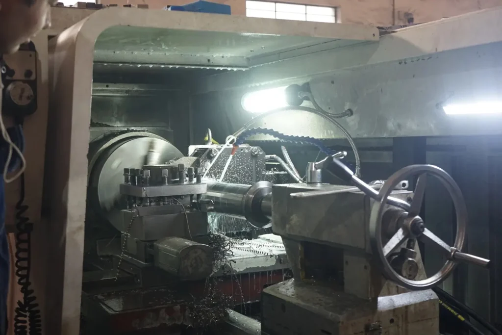 Why Choose a Custom Hydraulic Cylinder Manufacturer？